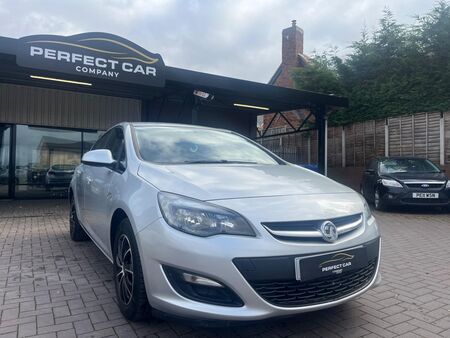 VAUXHALL ASTRA 1.6 16v Exclusiv Auto Euro 5 5dr